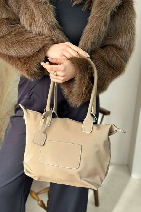 ÇANTE NJE NGJYRESHE ME ZINXHIR PER FEMRA NE NGJYRE KAFE TE ZBARDHUR - 8