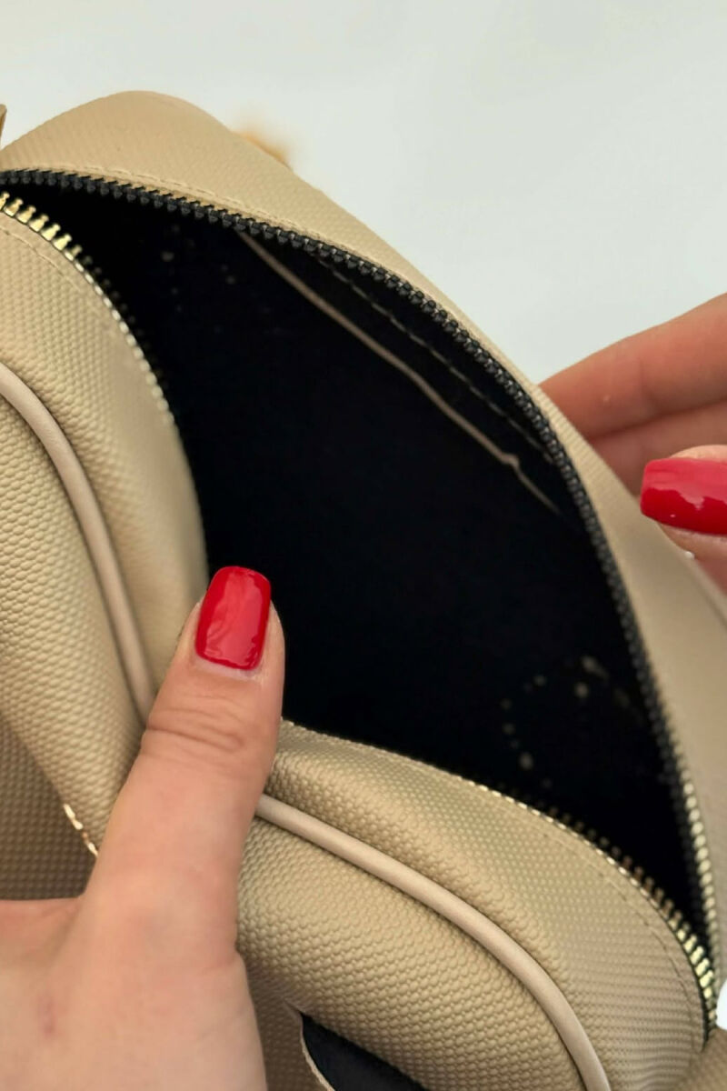 ÇANTE NJE NGJYRESHE PER FEMRA NE NGJYRE TE ZEZE - 5