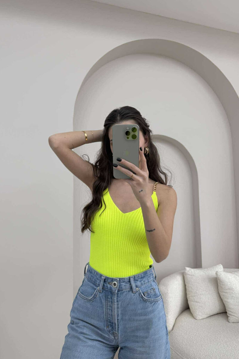 CHAIN DETAIL ONE COLOR WOMEN TANK TOP NEON/NEON - 3