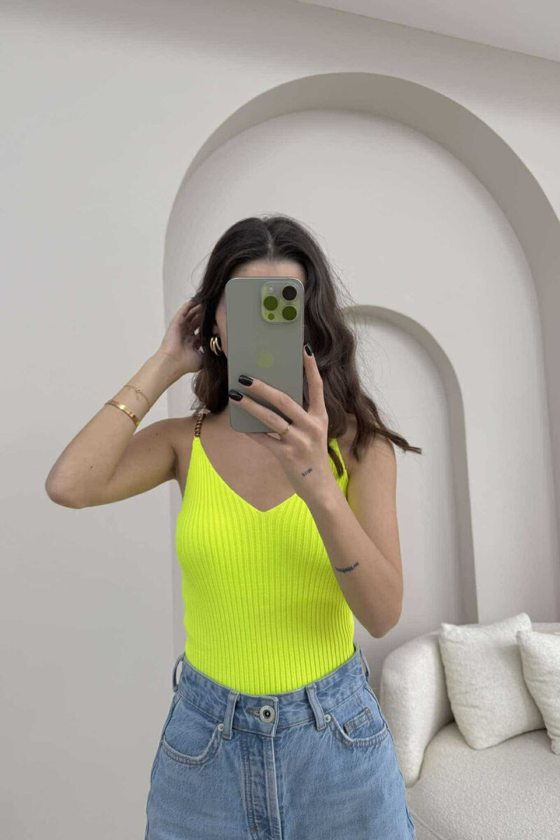 CHAIN DETAIL ONE COLOR WOMEN TANK TOP NEON/NEON - 4