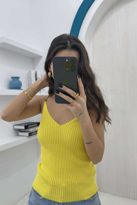 CHAIN DETAIL ONE COLOR WOMEN TANK TOP YELLOW/E VERDHE 