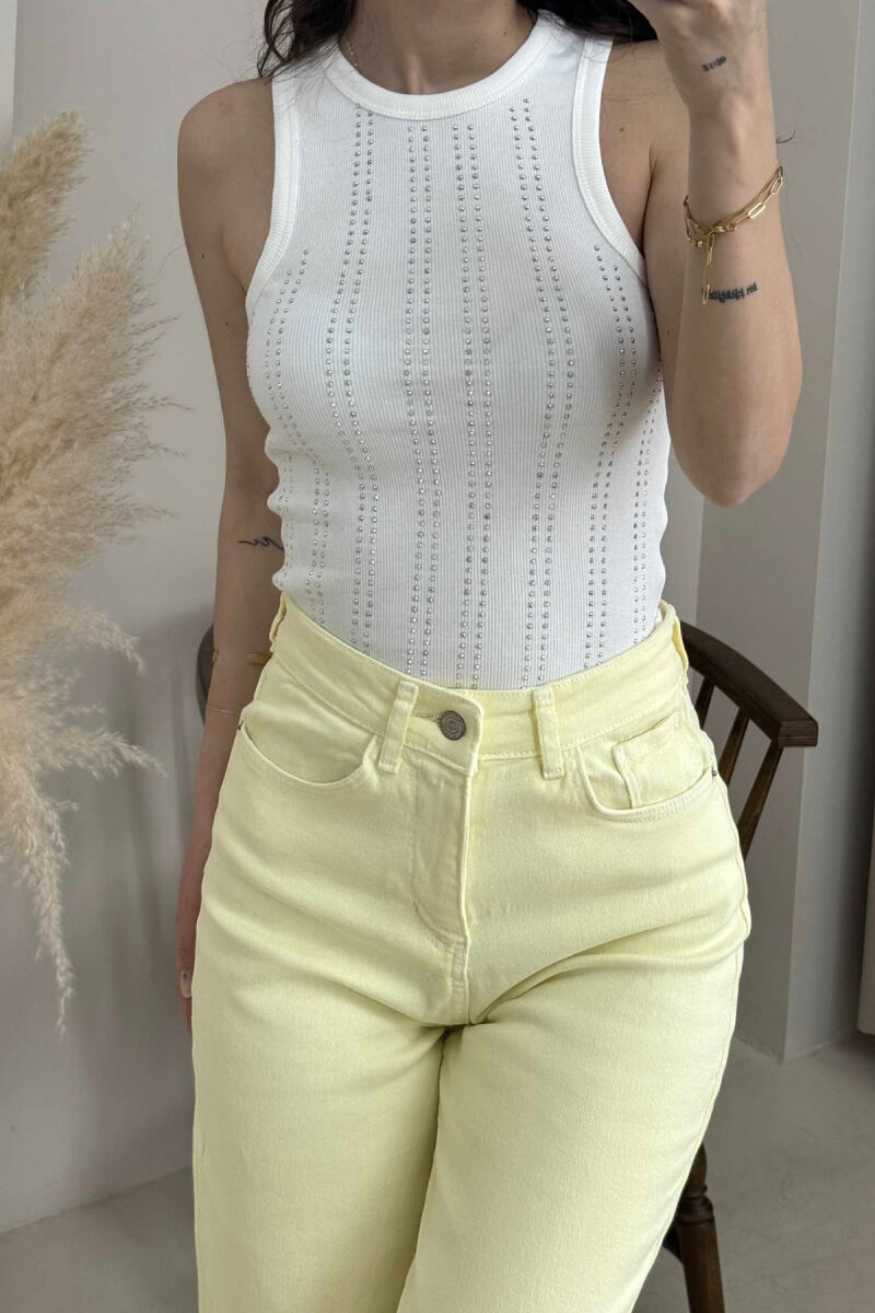 CROP ME DETAJIN E GURËVE PËR FEMRA NË NGJYRËN E BARDHË - 4