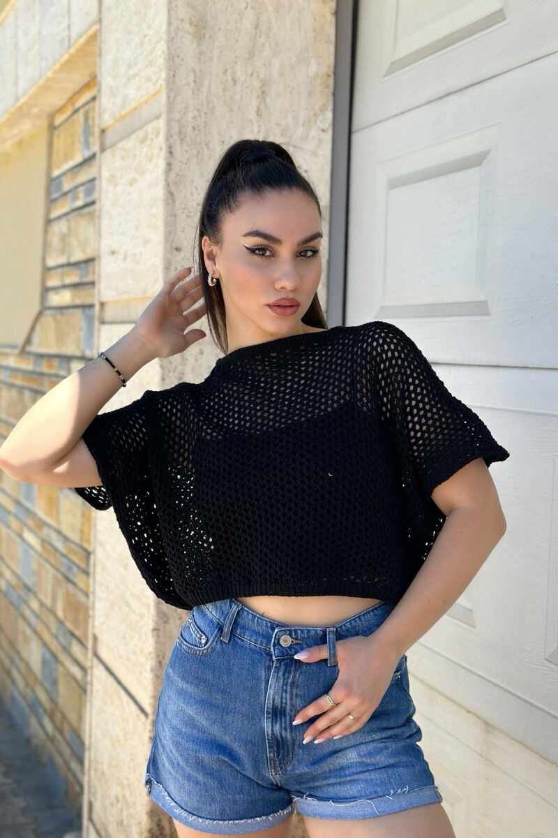 CROP PËR FEMRA NË NGJYRËN E ZEZË - 1