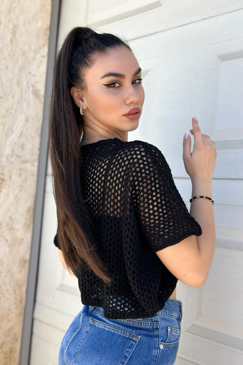 CROP PËR FEMRA NË NGJYRËN E ZEZË - 2