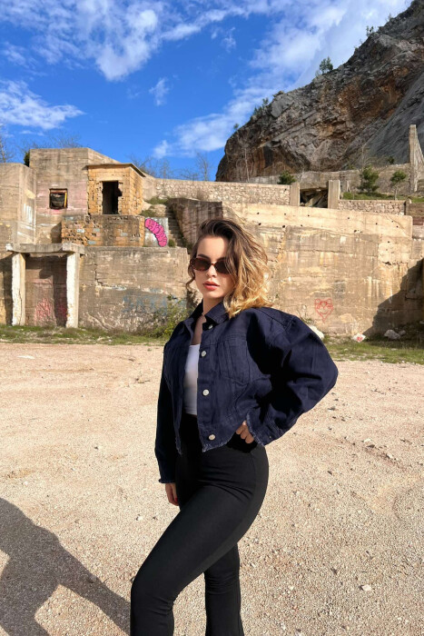 CROPPED ONE COLOR DENIM WOMEN JACKET DARK BLUE/BEE - 1