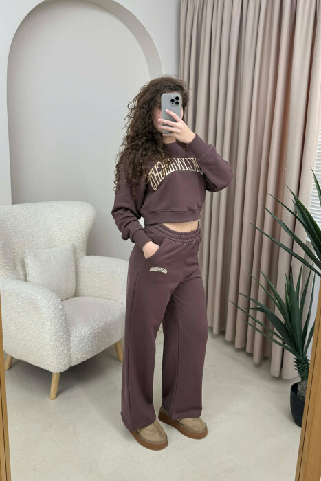 CROPPED SWEATSHIRT+SWEATPANTS WRITTINGS WOMEN SET DARK BROWN/KAE - 6