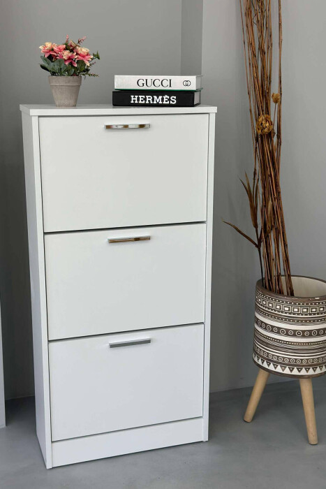 DOLLAP KËPUCËSH ME TRE KANATA NË NGJYRËN E BARDHË - KLAUDIO FASHION