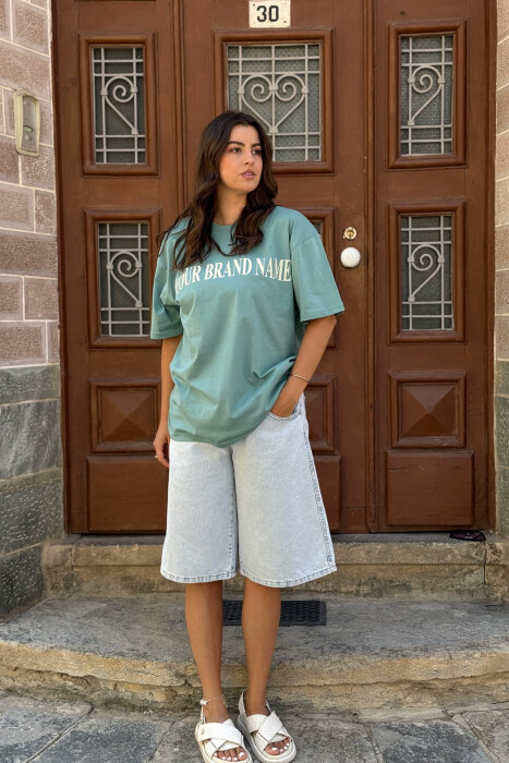 T-SHIRT ME SHKRIME DHE IMAZH PËR FEMRA NË NGJYRËN MENTE E ERRËT 