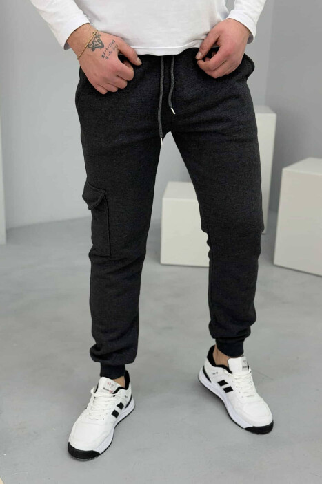 FLUFFY LITTLE WRITTINGS MEN SWEATPANTS DARK GREY/GEE 