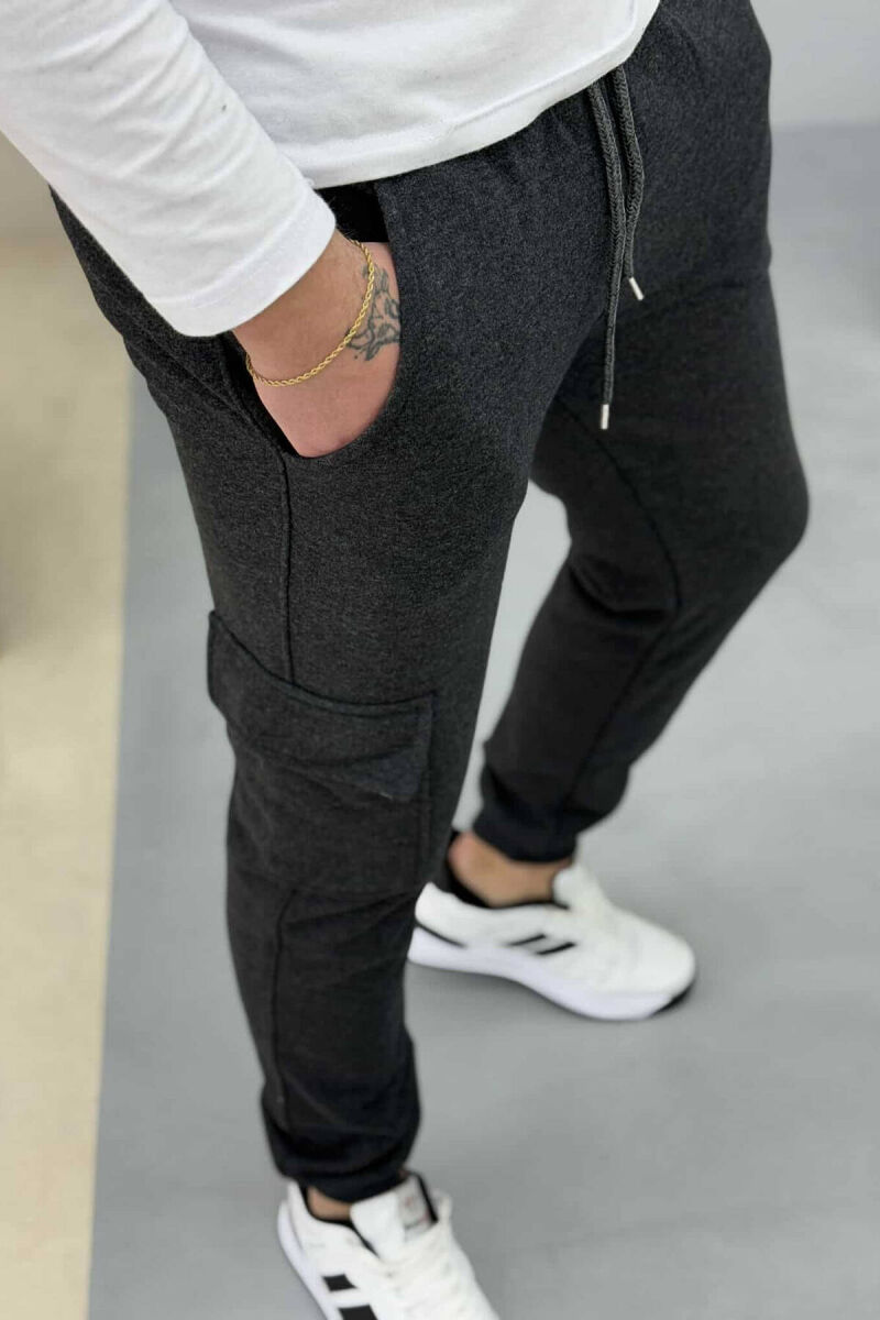 FLUFFY LITTLE WRITTINGS MEN SWEATPANTS DARK GREY/GEE - 4