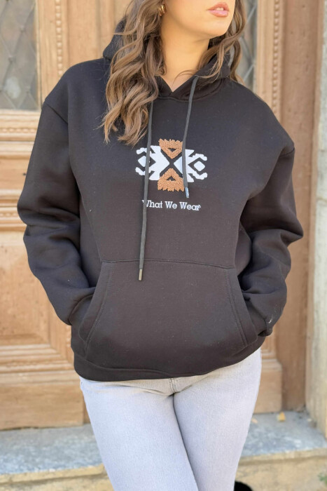 FLUFFY ONE COLOR FRONT LOGO WOMEN HOODIE BLACK/ E ZEZE - 4