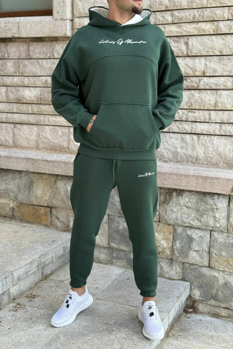 KOSTUM NJË NGJYRËSH ME PUSH HOODIE+TUTA PËR MESHKUJ NË NGJYRË JESHILE 