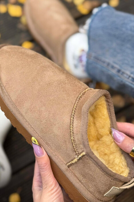 FLUFFY ONE COLOR SHORT WOMEN UGG BEIGE/BEZHE - 2