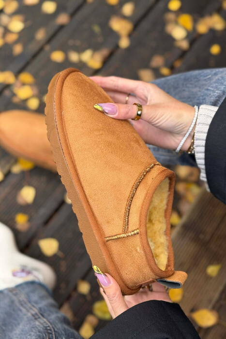 FLUFFY ONE COLOR SHORT WOMEN UGG BROWN/KAFE - 2