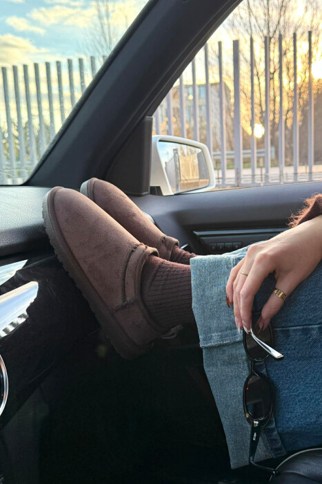 UGG NJE NGJYRESHE ME PUSH PER FEMRA NE NGJYRE KAFE TE ERRET - KLAUDIO FASHION