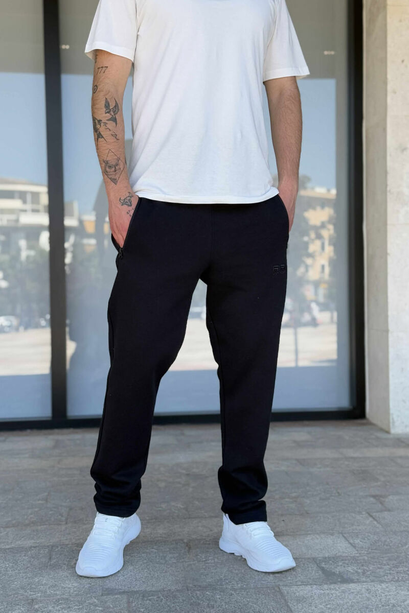 FLUFFY ZIPPER POCKETS SMALL LOGO MEN JOGGERS BLACK/ E ZEZE - 1