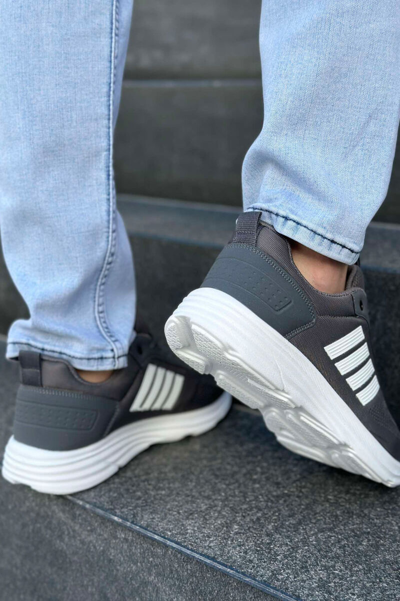 FOUR STRIPE DESIGN PLATFORM MEN SNEAKERS GREY-WHITE/GRBA - 4