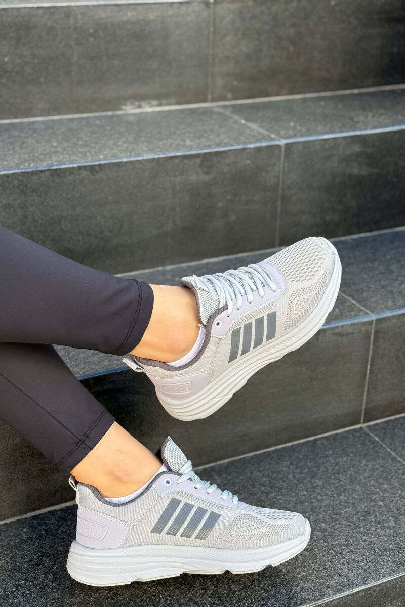 FOUR STRIPES PLATFORM SIMPLE WOMEN SNEAKERS LIGHT GREY/GZ - 4