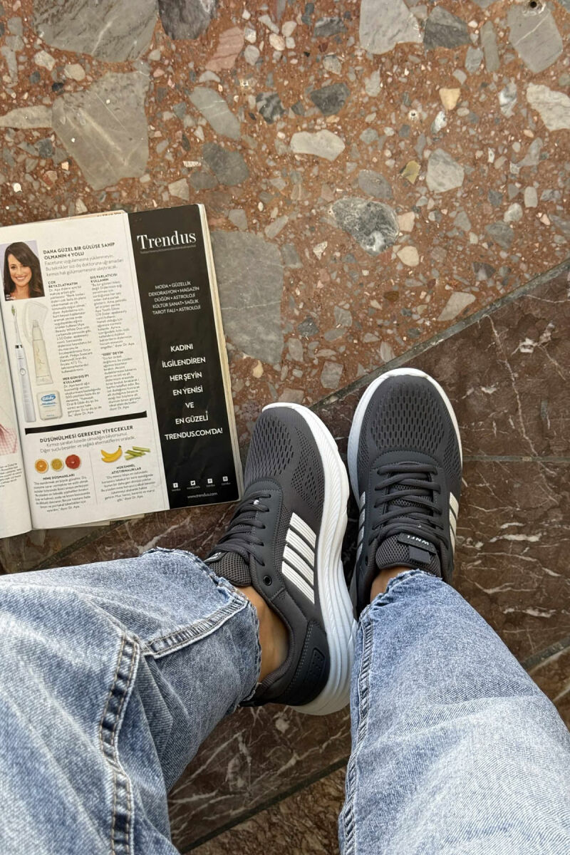 FOUR STRIPES PLATFORM SIMPLE WOMEN SNEAKERS WHITE-DARK GREY/BAGE - 3