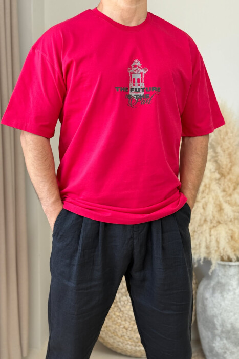 T-SHIRT ME SHKRIME PËR MESHKUJ NË NGJYRËN E KUQE 