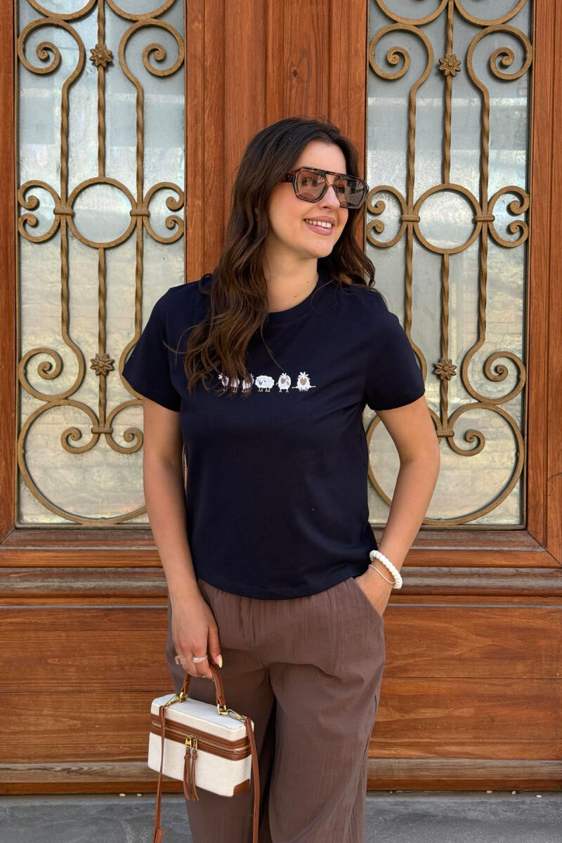 FRONT IMAGE ROUND NECK WOMEN T-SHIRT DARK BLUE/BEE - 4