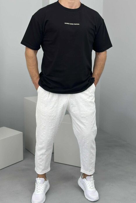 T-SHIRT I THJESHTË ME SHKRIME PËR MESHKUJ NË NGJYRËN E ZEZË - 