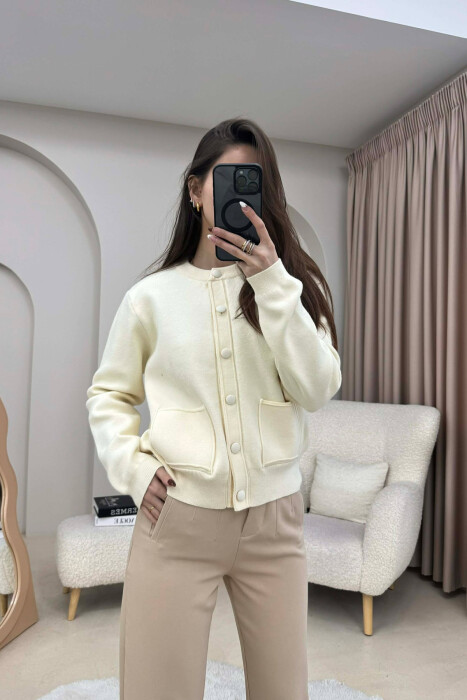 FRONT POCKET ROUND NECK WOMAN CARDIGAN CREAM/KREM - KLAUDIO FASHION