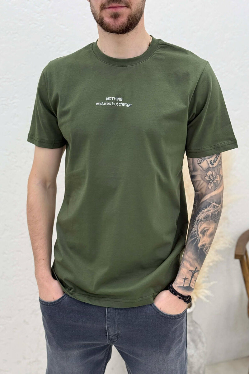 T-SHIRT ME SHKRIME NE PJESEN PARA PER MESHKUJ NE NGJYRE JESHILE - 3
