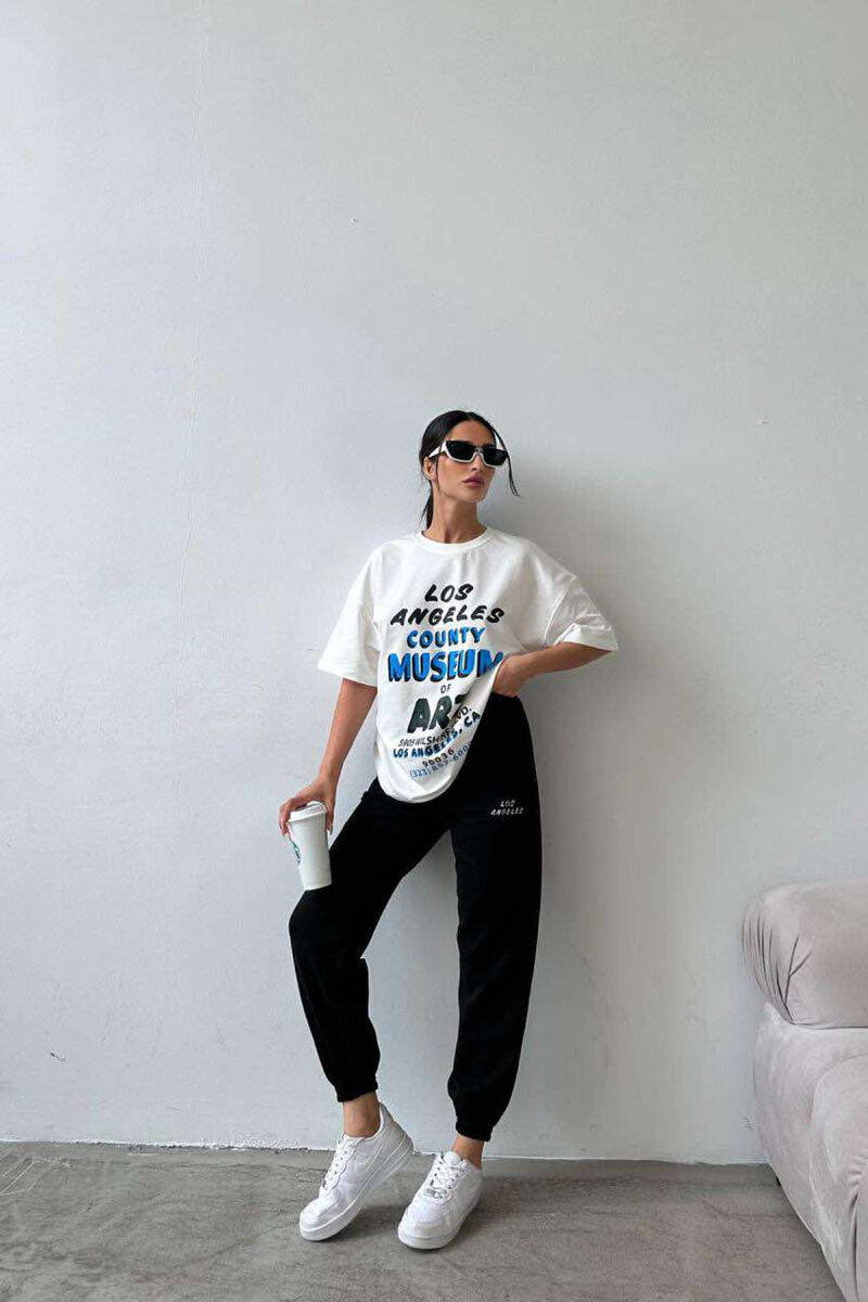 FRONT WRITTINGS T-SHIRT+JOGGERS WOMEN SET WHITE-BLACK/BAZE - 2