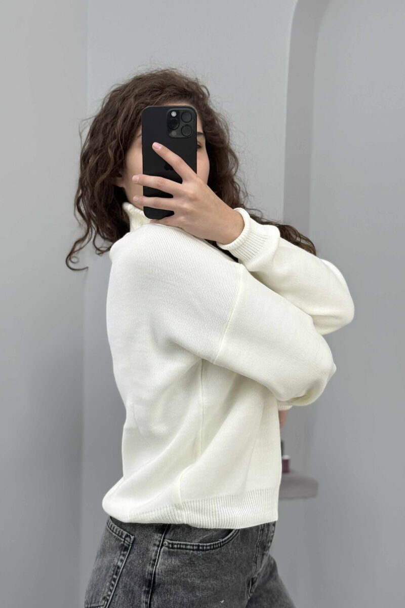 FRONT WRITTINGS TURTLE NECK WOMEN SWEATER WHITE-E BARDHE - 3