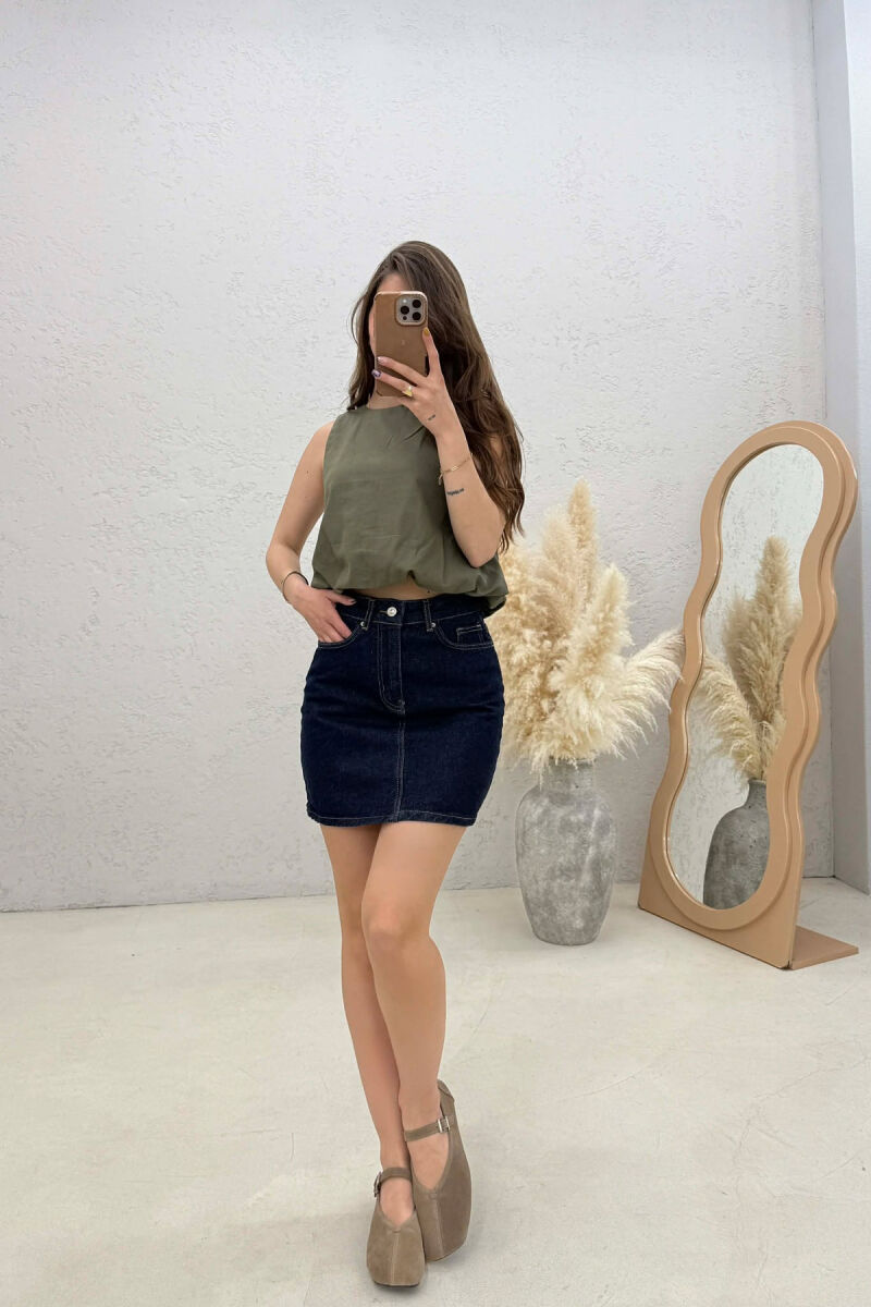 FUND I SHKURTER XHINS PER FEMRA NE NGJYRE BLU - 4