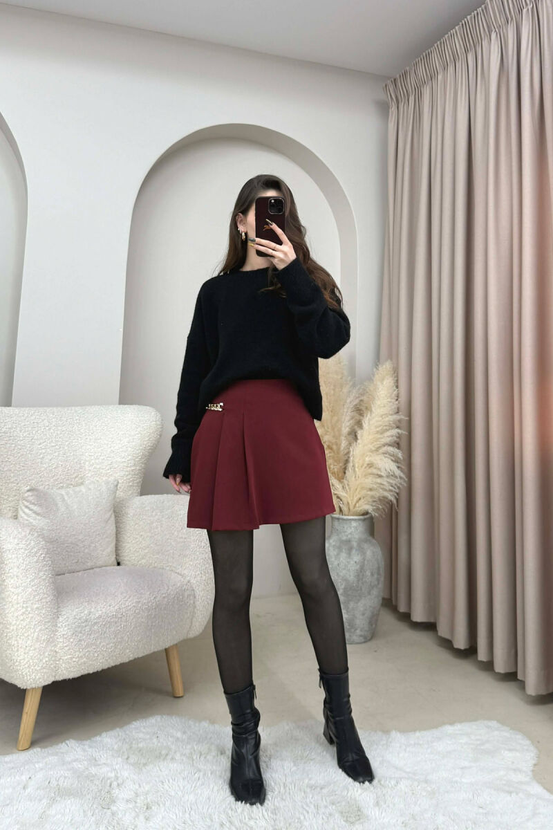 FUND PANTALLONE I THJESHTE ME DETAJE ZINXHIRASH PER FEMRA NE NGJYRE VISHNJE - 2