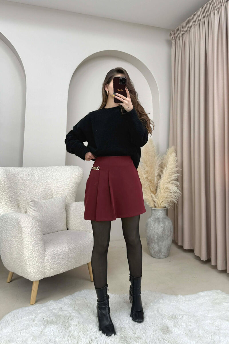 FUND PANTALLONE I THJESHTE ME DETAJE ZINXHIRASH PER FEMRA NE NGJYRE VISHNJE - 3