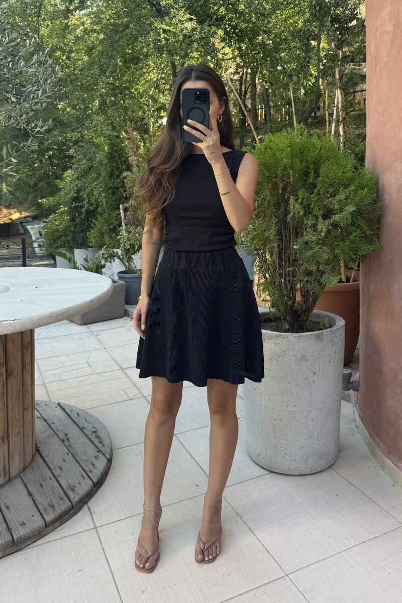 FUNDPANTALLONË NJË NGJYRËSHE ME BEL ELASTIK PËR FEMRA NË NGJYRËN E ZEZË - 6