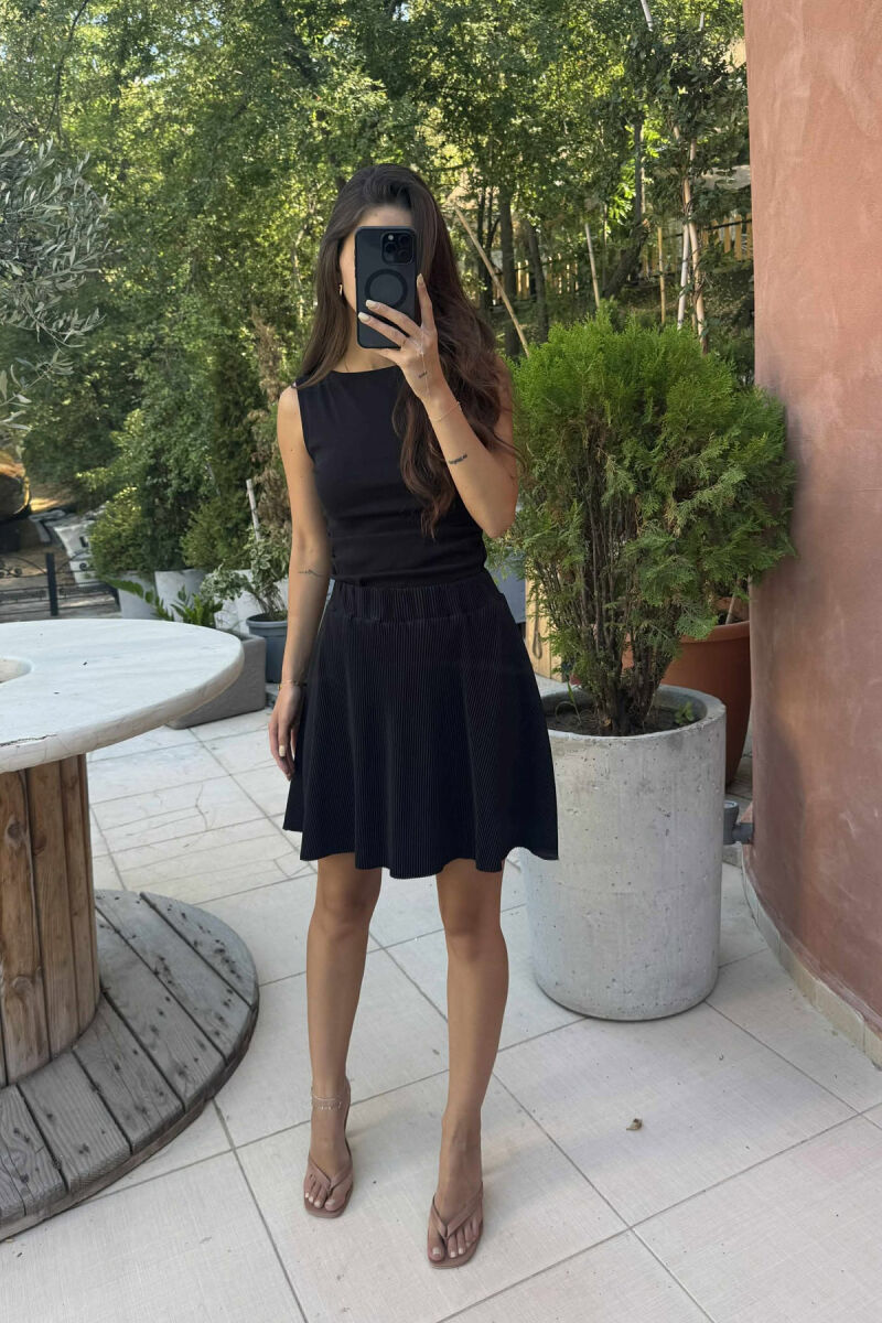 FUNDPANTALLONË NJË NGJYRËSHE ME BEL ELASTIK PËR FEMRA NË NGJYRËN E ZEZË - 9