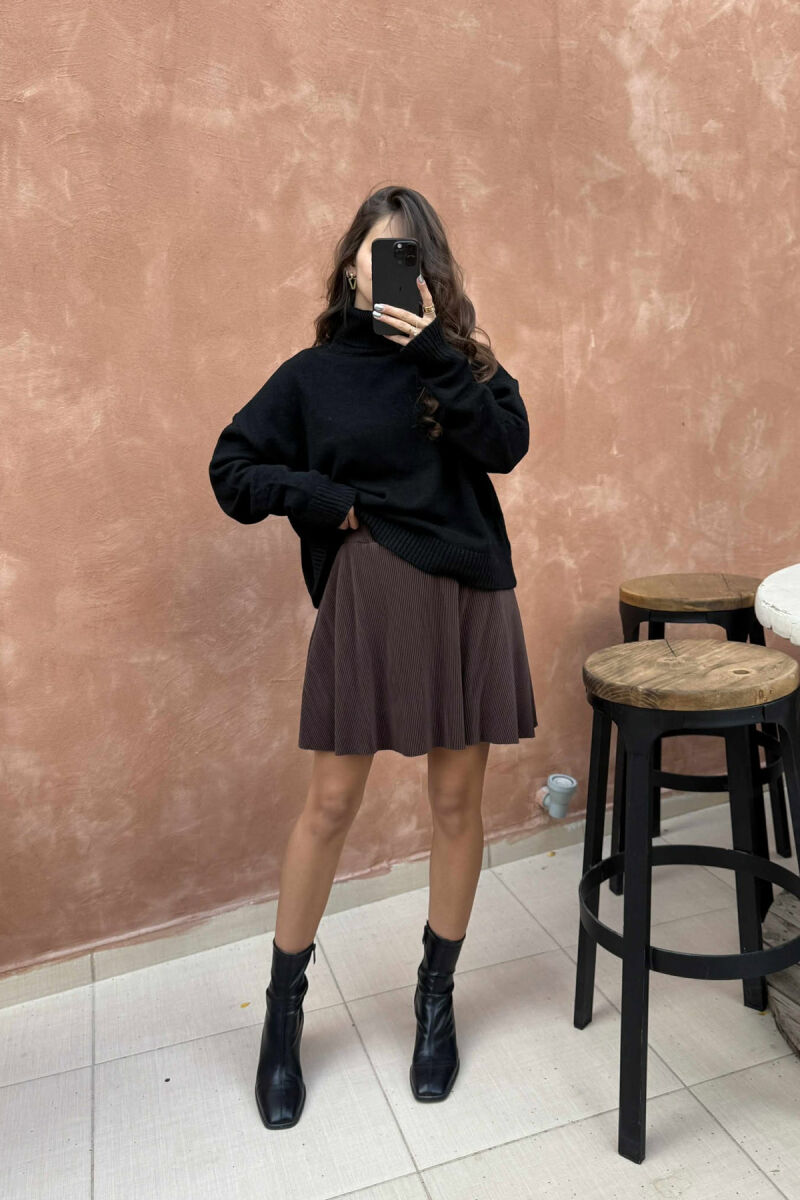 FUNDPANTALLONË NJË NGJYRËSHE ME BEL ELASTIK PËR FEMRA NË NGJYRËN KAFE - 5