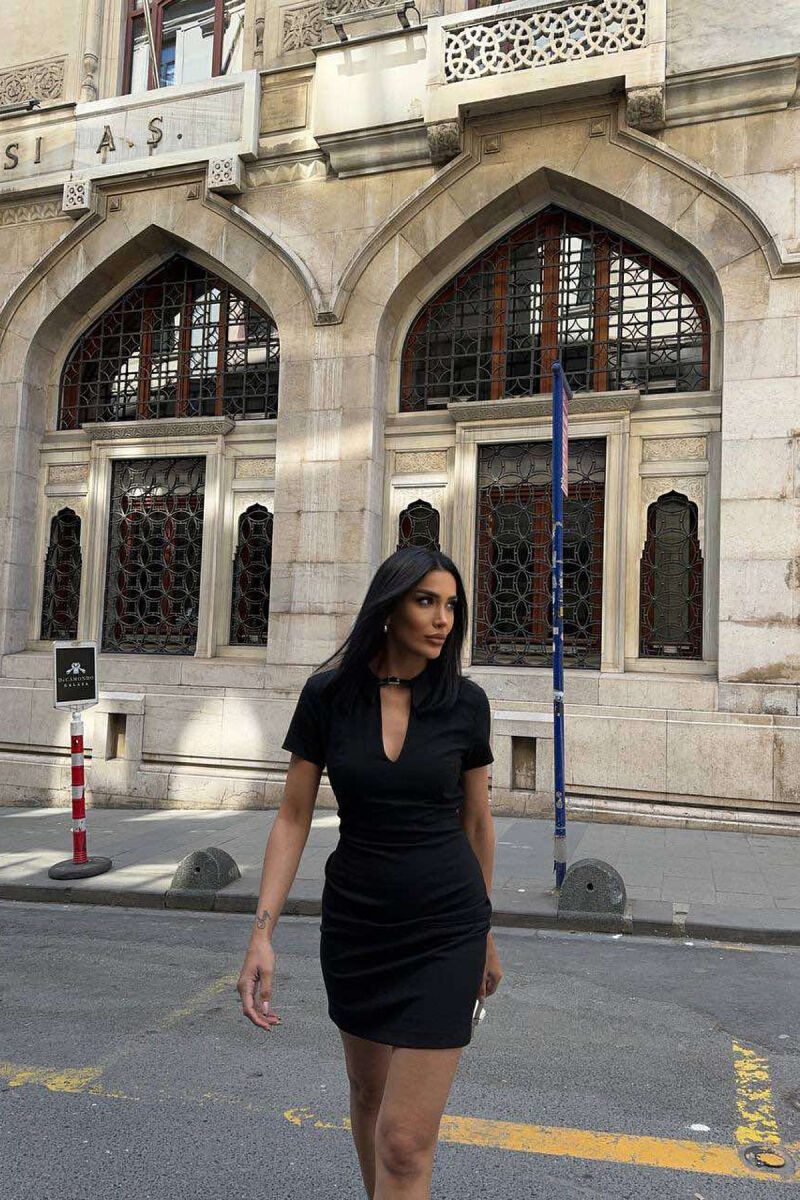 FUSTAN I SHKURTËR NJË NGJYRËSH PËR FEMRA NË NGJYRËN E ZEZË - 2