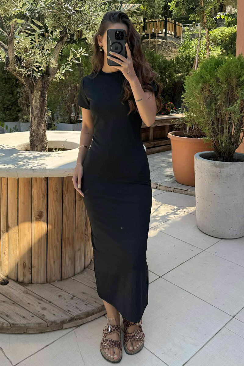 FUSTAN NJË NGJYRËSH ME MËNGË TË SHKURTRA PËR FEMRA NË NGJYRË TË ZEZË - 1