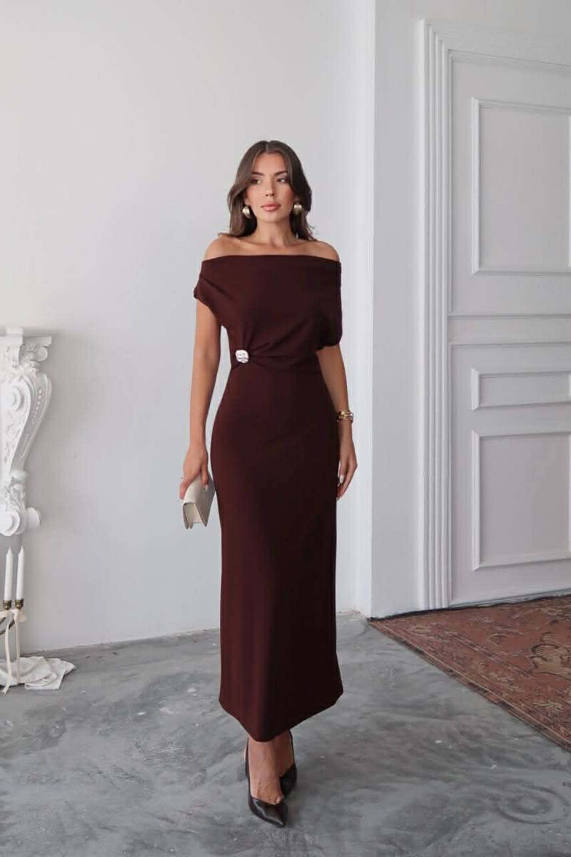 FUSTAN NJE NGJYRESH PA MENGE ME DETAJIN E BUTONAVE GOLD PER FEMRA NE NGJYRE KAFE TE ERRET - 2