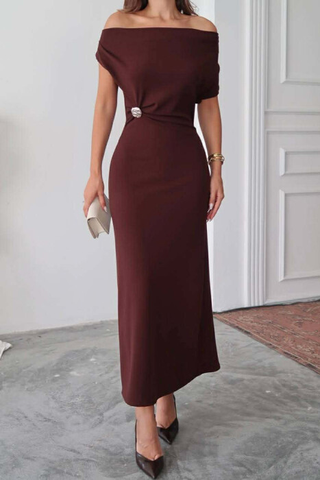 FUSTAN NJE NGJYRESH PA MENGE ME DETAJIN E BUTONAVE GOLD PER FEMRA NE NGJYRE KAFE TE ERRET - 3