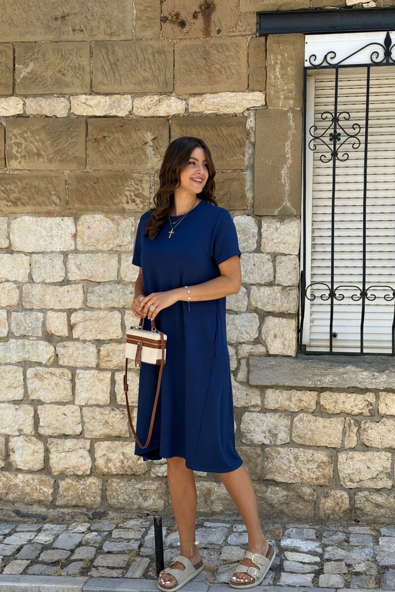 FUSTAN NJË NGJYRËSH PËR FEMRA NË NGJYRËN BLU - 2