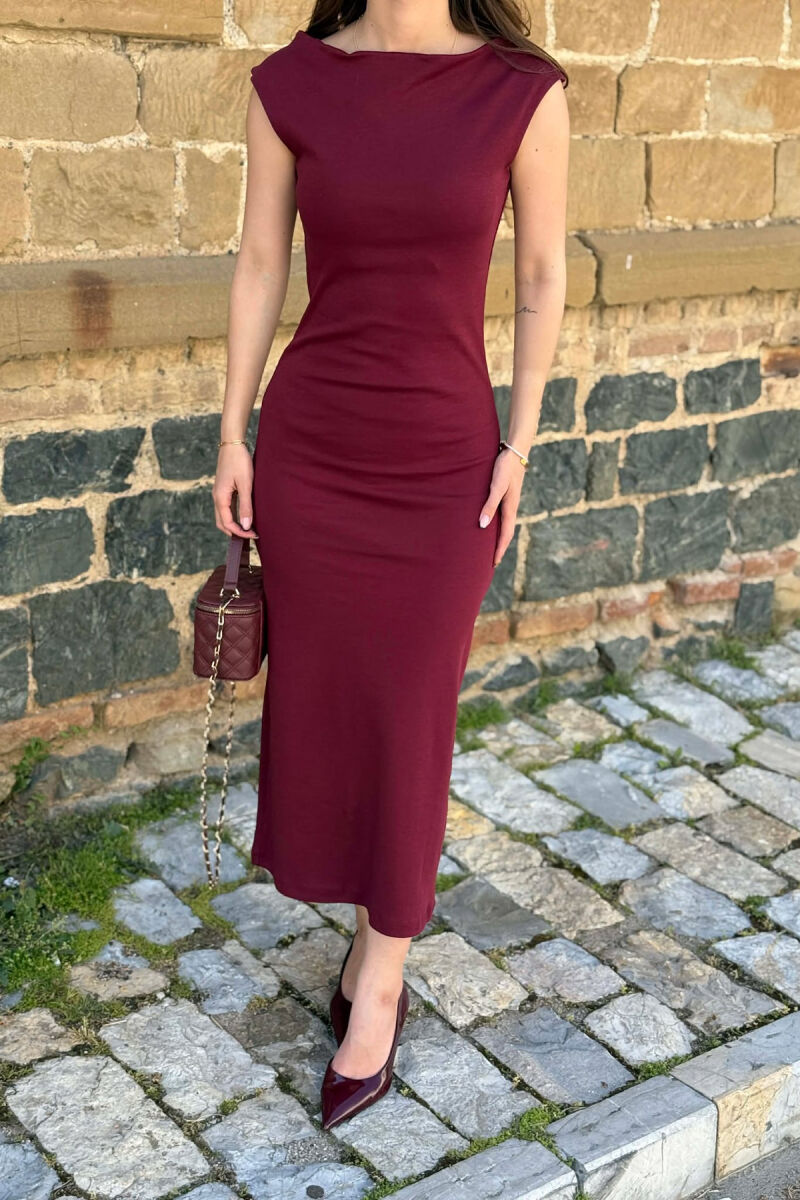 FUSTAN PER FEMRA NE NGJYRE VISHNJE - 3