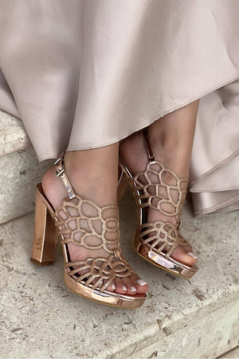 GLITTER THICK HEEL WOMAN HIGH HEEL POWDER/PUDER 