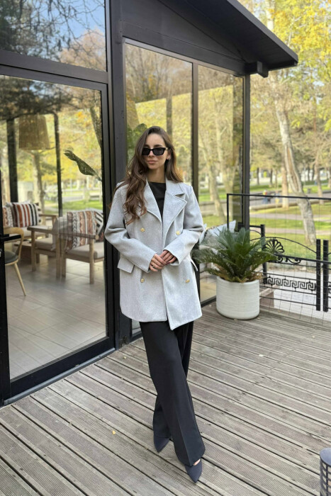 XHAKETE E THJESHTE ME DETAJIN E BUTONAVE GOLD PER FEMRA NE NGJYRE GRI TE ZBARDHUR - KLAUDIO FASHION