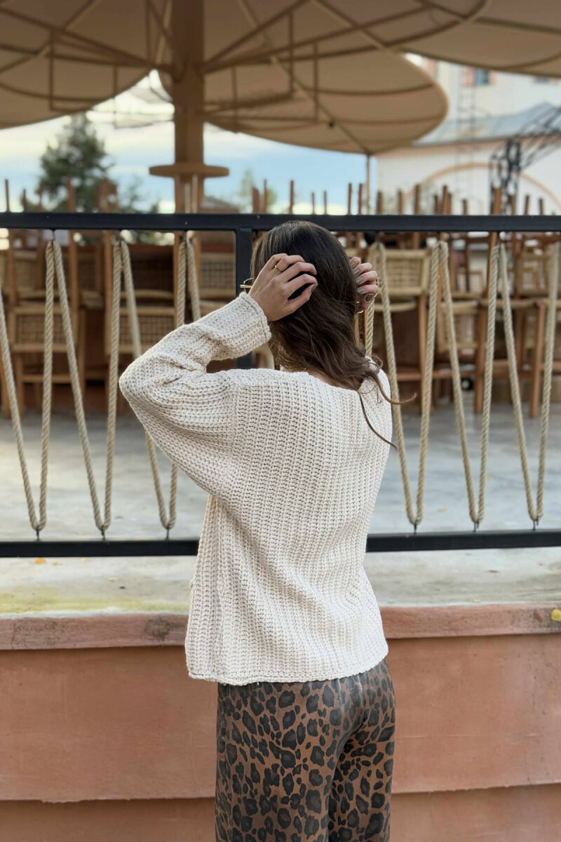 GOLD BUTTONS KNITTED ONE COLOR WOMEN CARDIGAN CREAM/KREM - 4