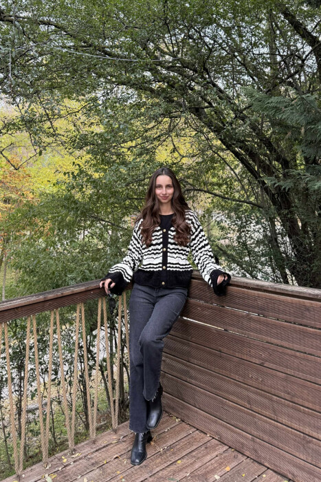 GOLD BUTTONS STRIPES WOMEN CARDIGAN BLACK-WHITE/ZB 