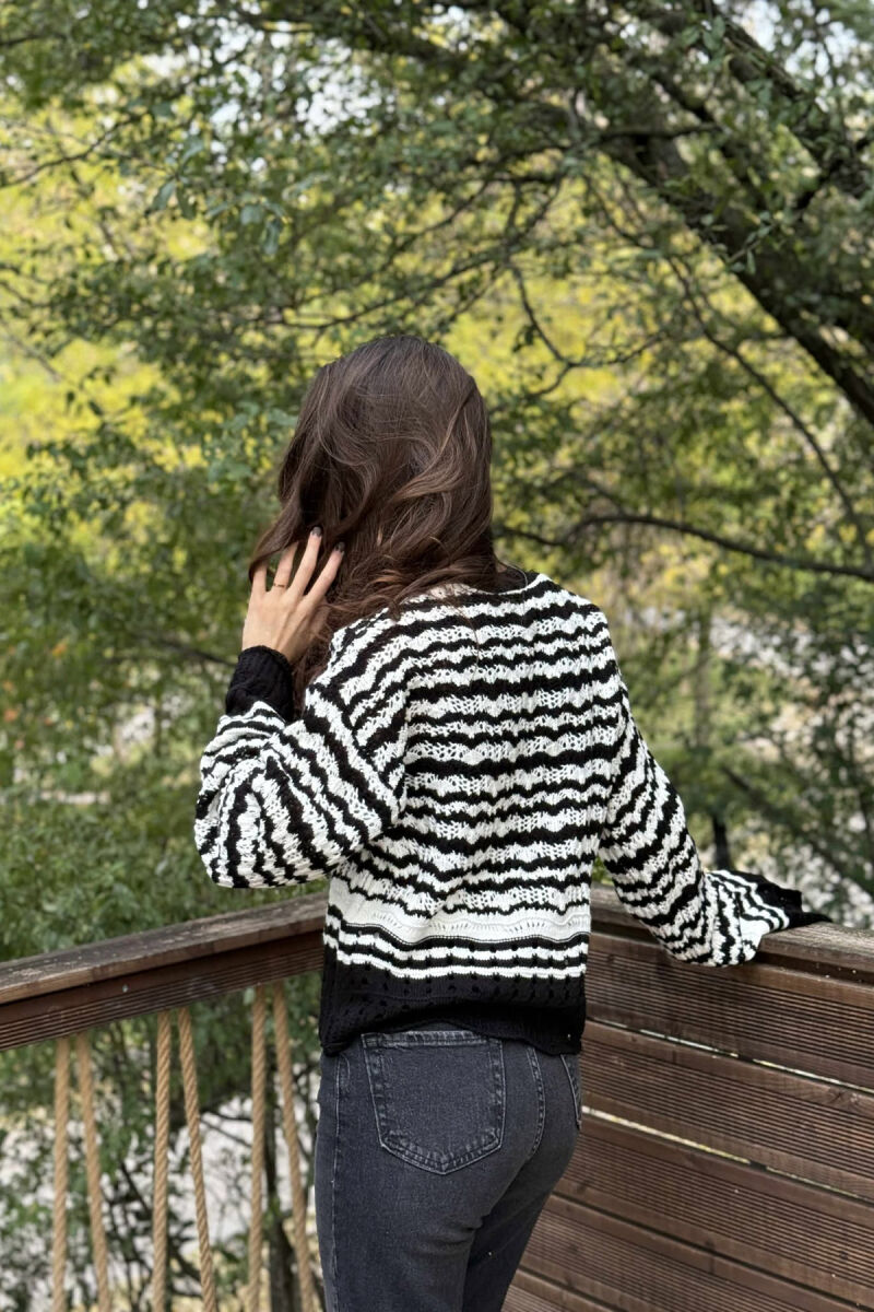 GOLD BUTTONS STRIPES WOMEN CARDIGAN BLACK-WHITE/ZB - 4