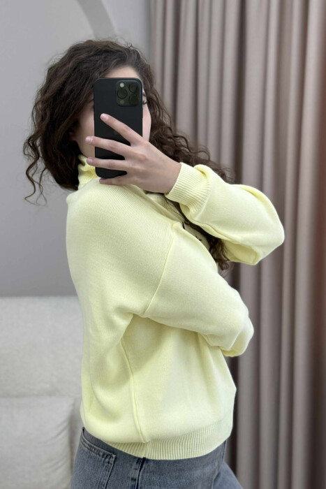 GOLF I THJESHTË ME SHKRIM PARA PËR FEMRA NË NGJYRËN E VERDHË - 3