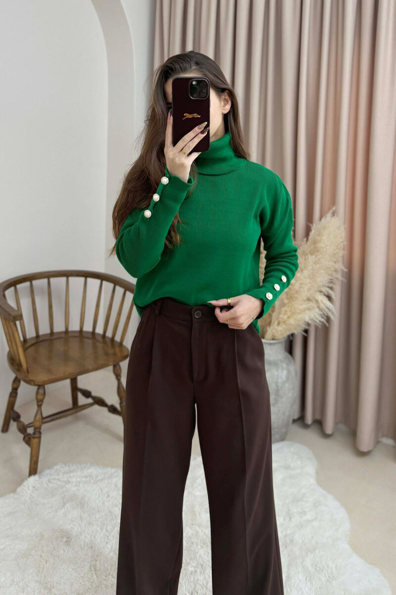 GOLF ME DETAJIN E KOPSAVE NË MENGËT PËR FEMRA NË NGJYRËN JESHILE TË ERRËT - 2