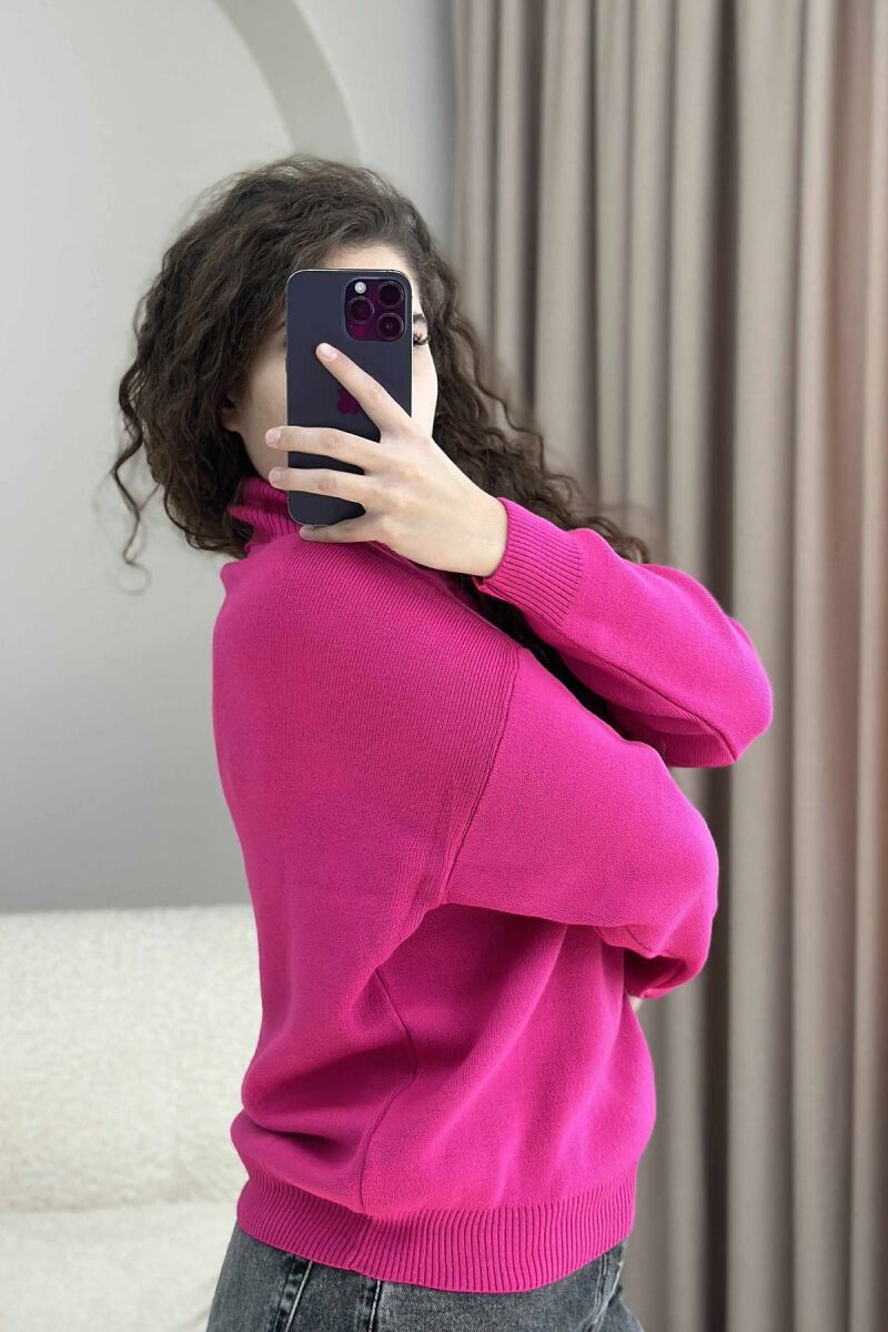 GOLF ME SHKRIM PARA PËR FEMRA NË NGJYRËN CIKLAMI - 4